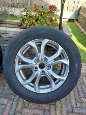 Velgen Mazda CX3 met zomerbanden