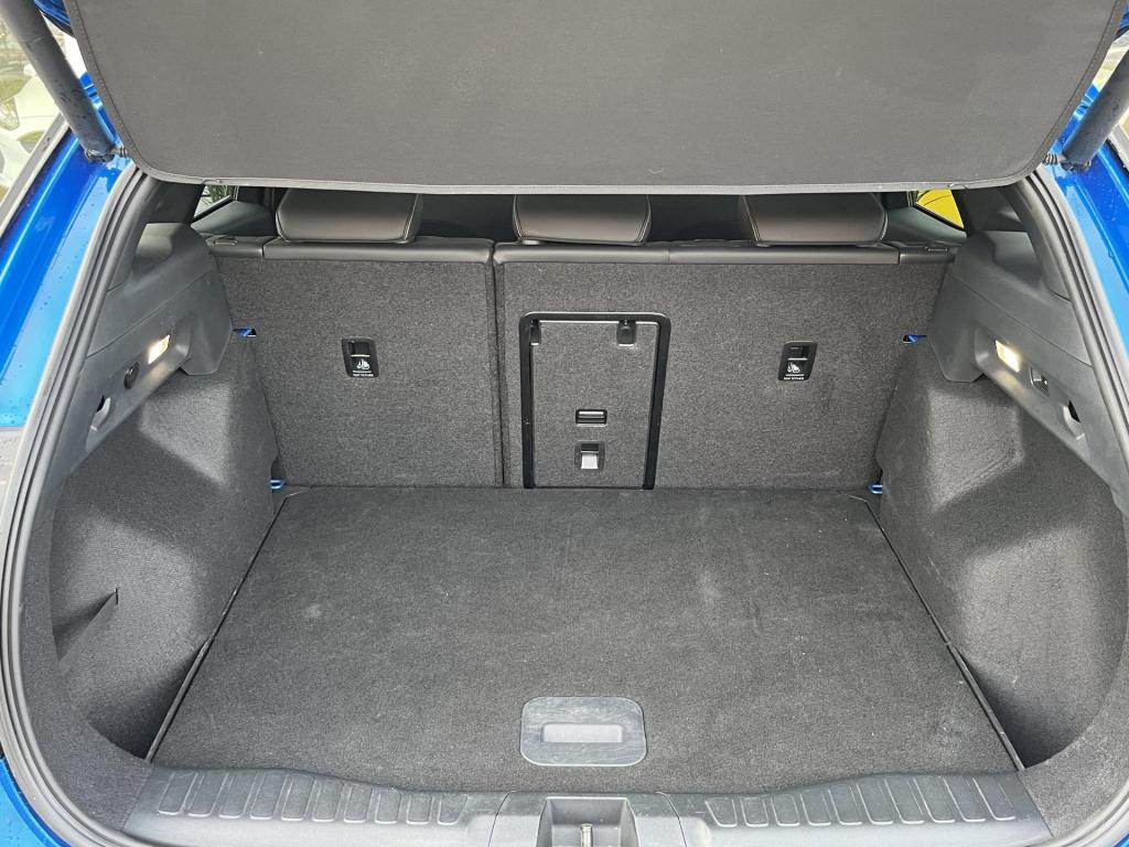 Ford Explorer premium extended range rwd 77 kwh | panoramadak | climate con