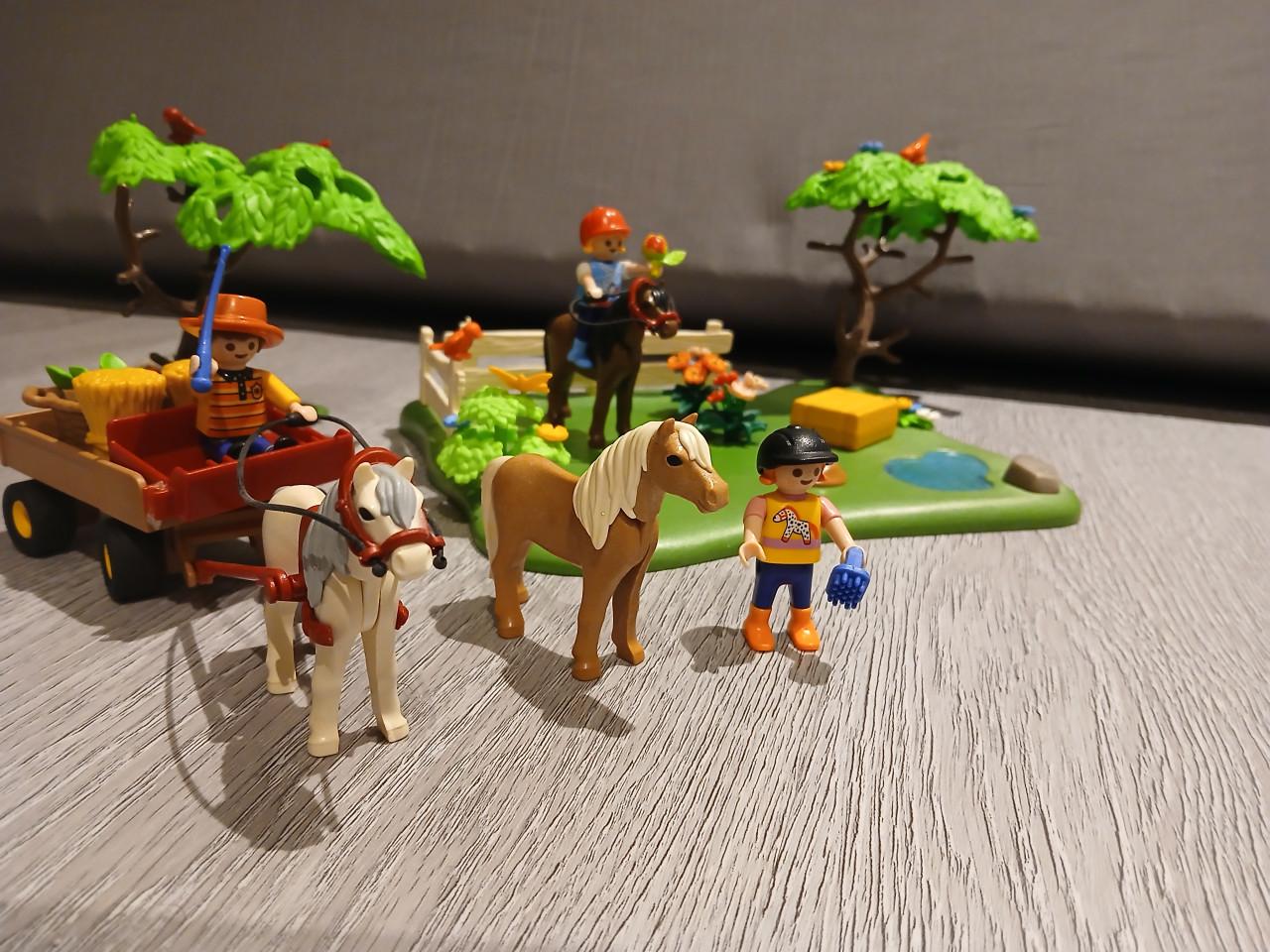 4 x playmobil: ponyweide paardenkoets verzorgpony 9 paarden!