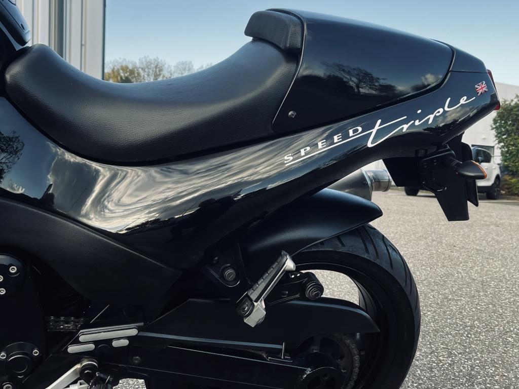 Triumph Speed Triple t300