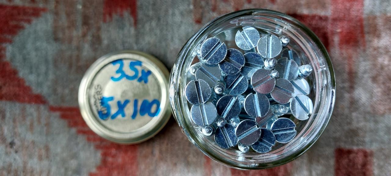 35 st PVK Houtschroeven staal 5x100