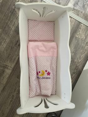Houten poppenwiegje
