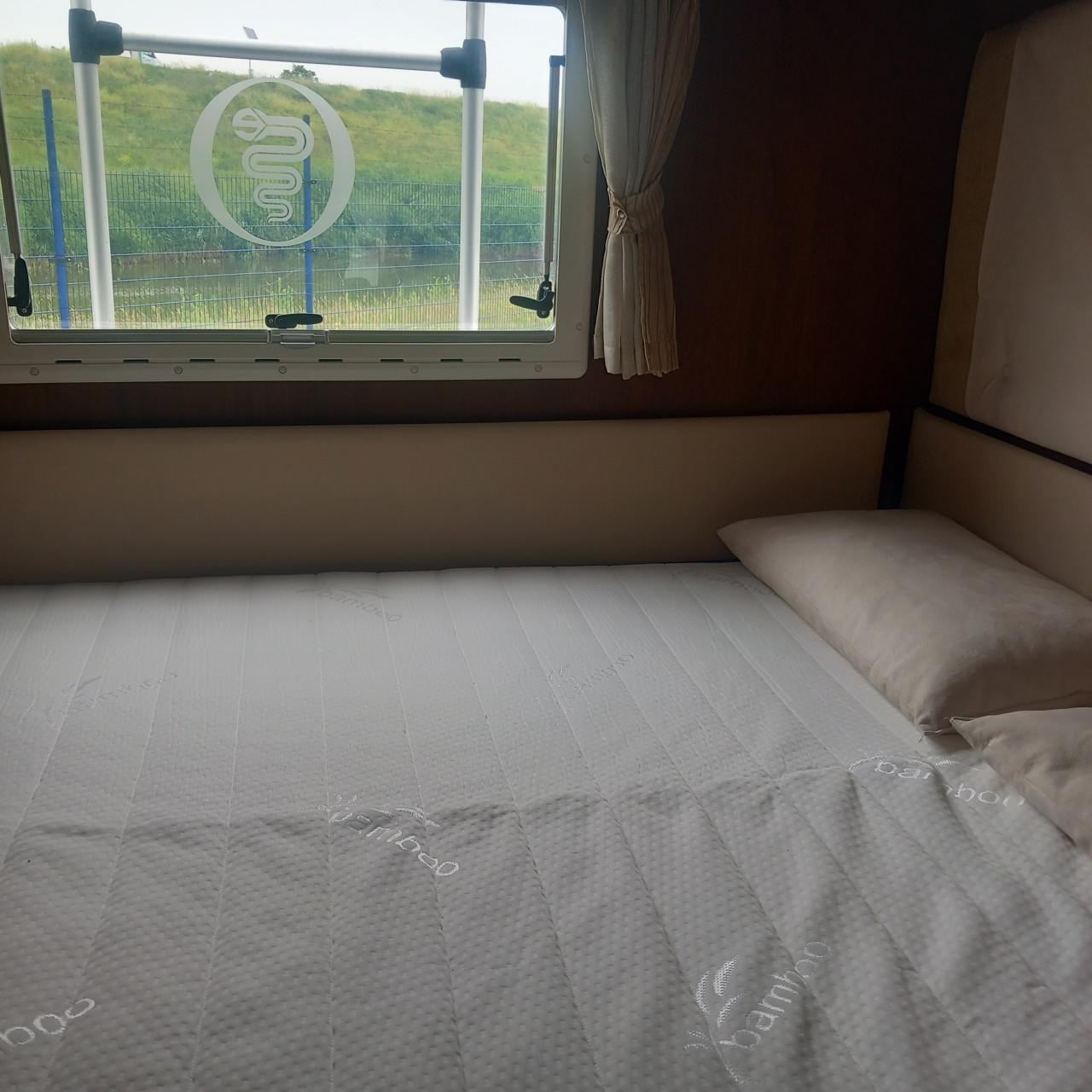 Te huur ; Ruime complete camper