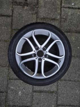 Originele 17 inch Mercedes velgenset 5x112 A/B/CLA Klasse