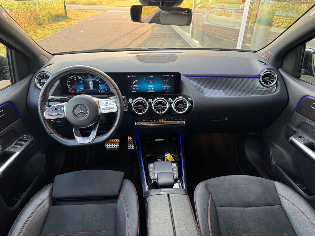 Mercedes-Benz B-Klasse 180 amg night pakket / automaat/ trekhaak / achterui