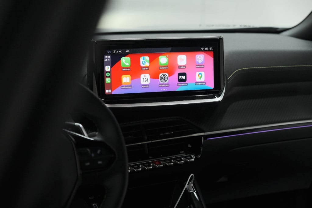 Peugeot 2008 puretech 130 eat8 gt | 360 camera | stoelmassage | adaptieve c