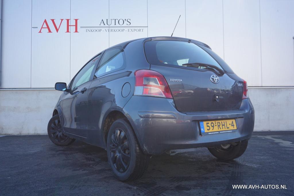 Toyota Yaris 1.0 vvti acces