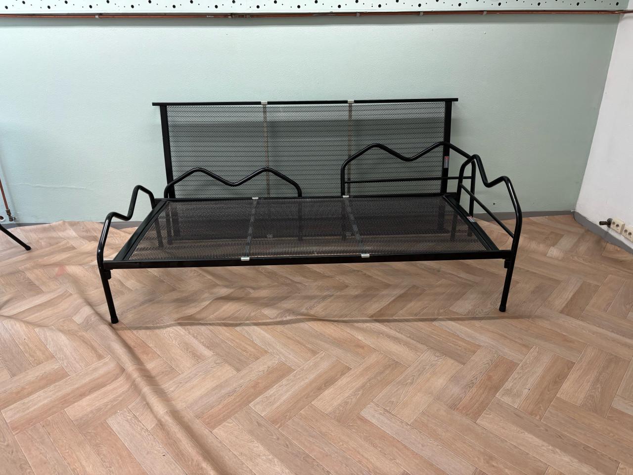 Bed met spiraalbodem
