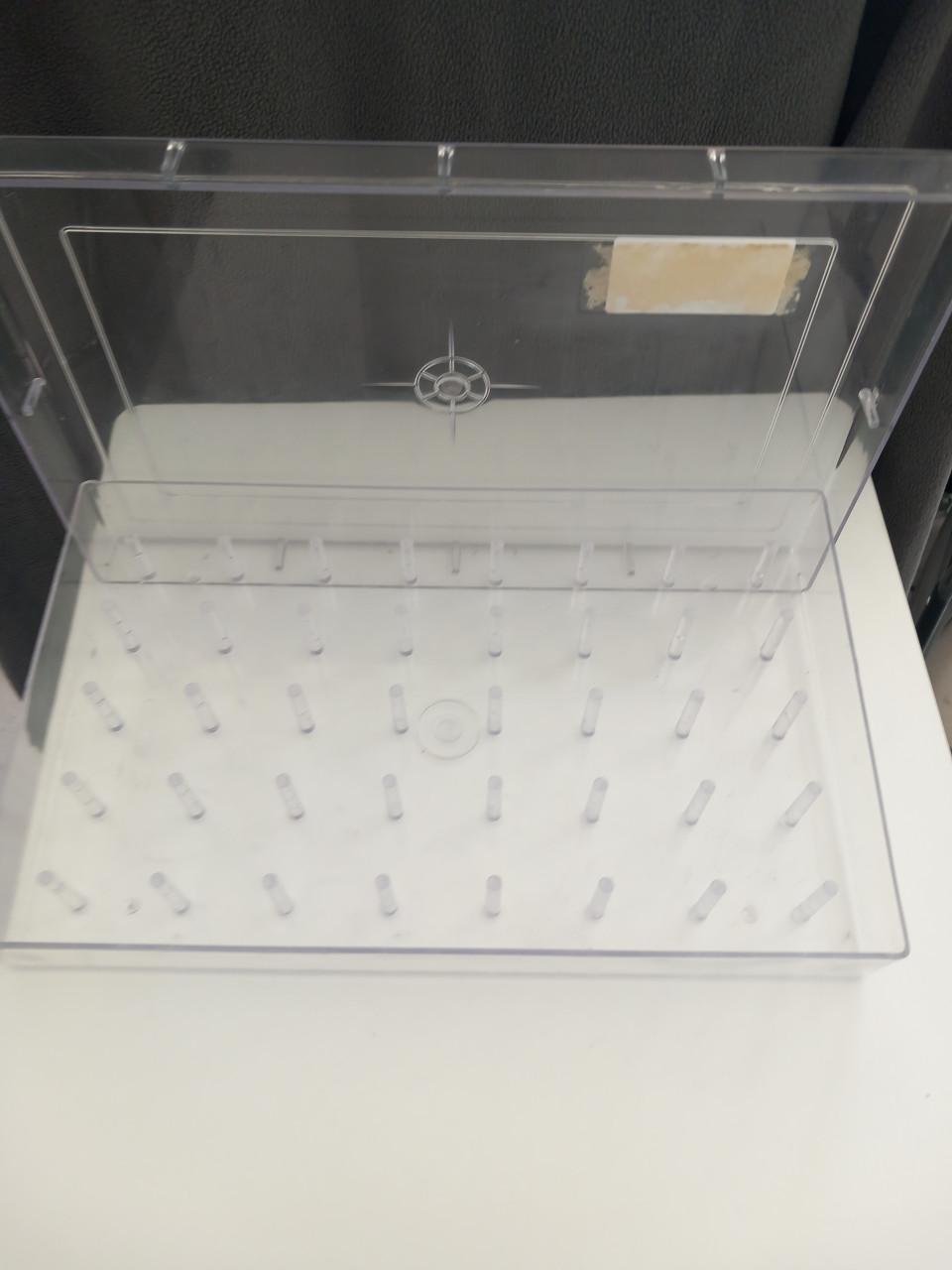 Madeira borduurgaren met opbergbox