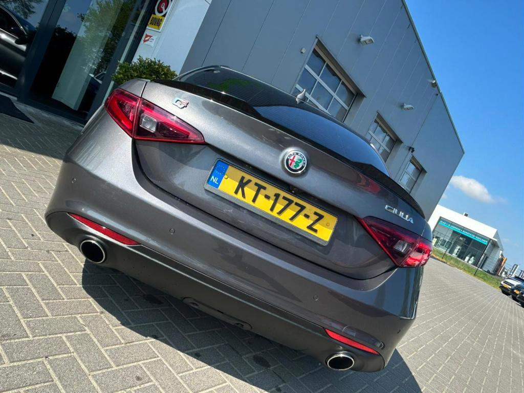 Alfa Romeo Giulia * veloce pack * stoel + stuur verwarming* 100% onderhoude