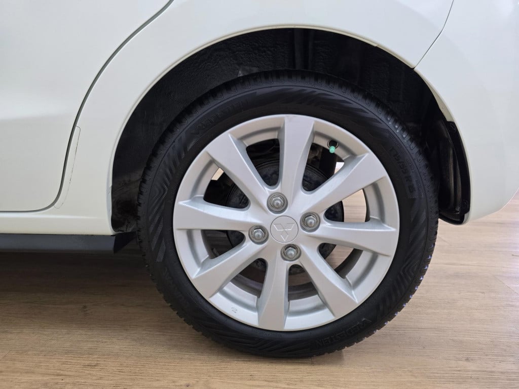 Mitsubishi Space Star occasion 1.2 intense+ met sportvelgen en clima airco 