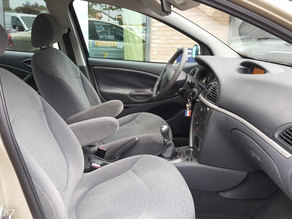 Citroen C5 2.0 16v ligne prestige cruise & climate control | parkeersensore