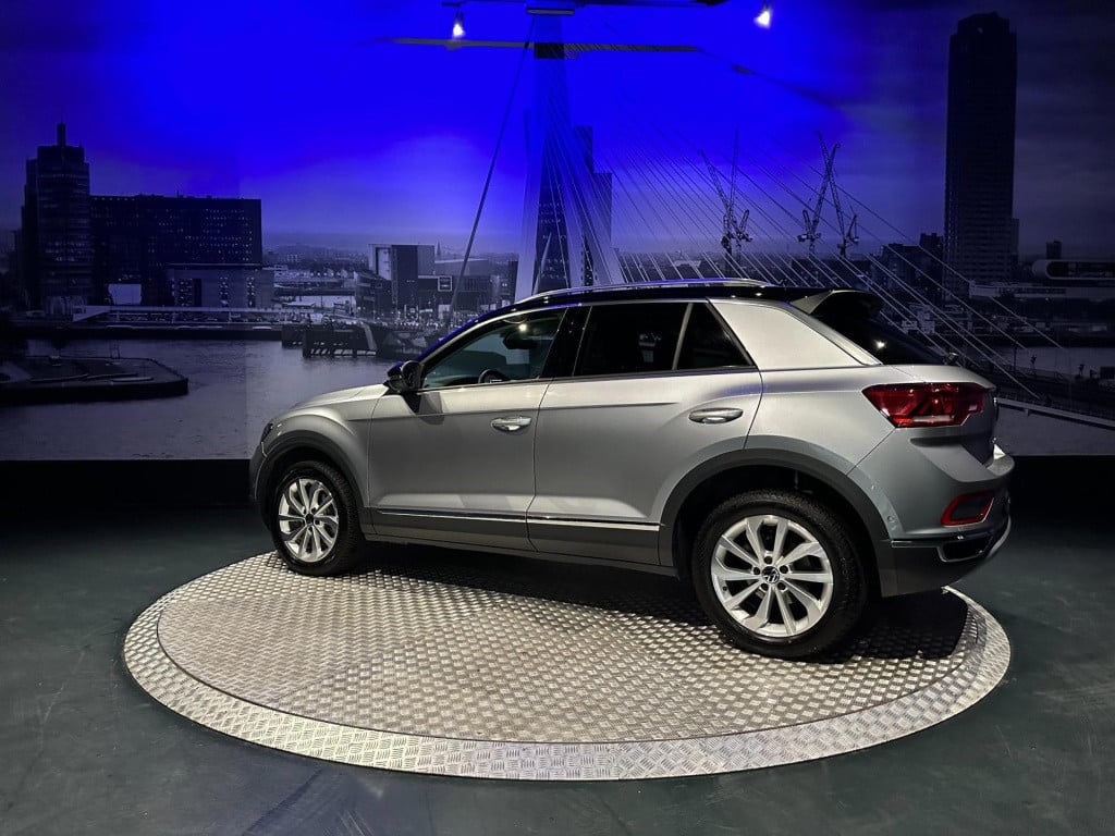 Volkswagen T-roc 1.5 tsi style*led*virtual*dab+*pdc v&a*trekhaak*navi*appco