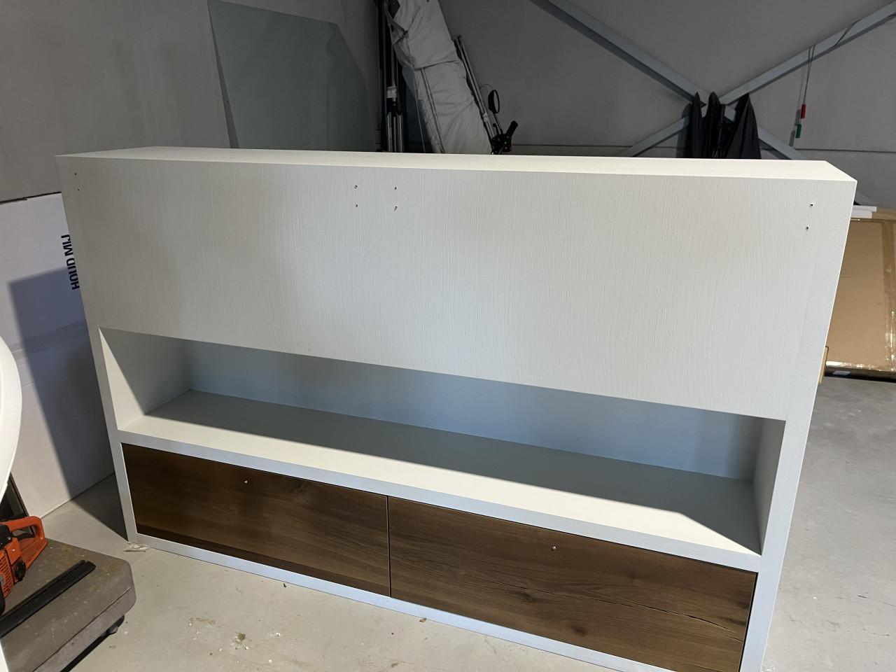 Bedmeubel / achterwand