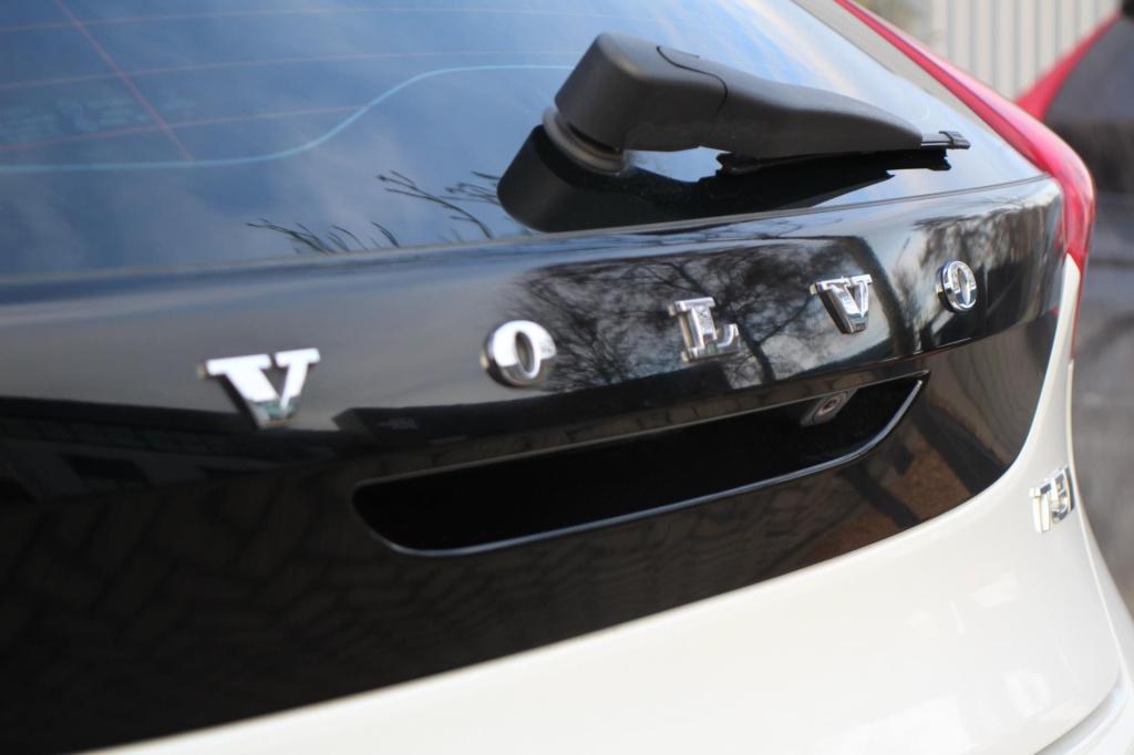 Volvo V40 cross country 2.0 t5 awd summum h&k - full options - panoramadak 