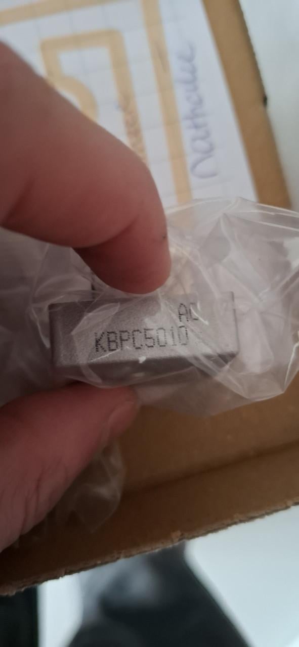 ClayPaky Alpha Spot 575 HPE 2 X 1 defect+ reserve onderdelen.