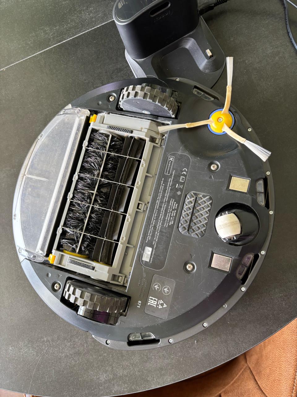 Roomba iRobot