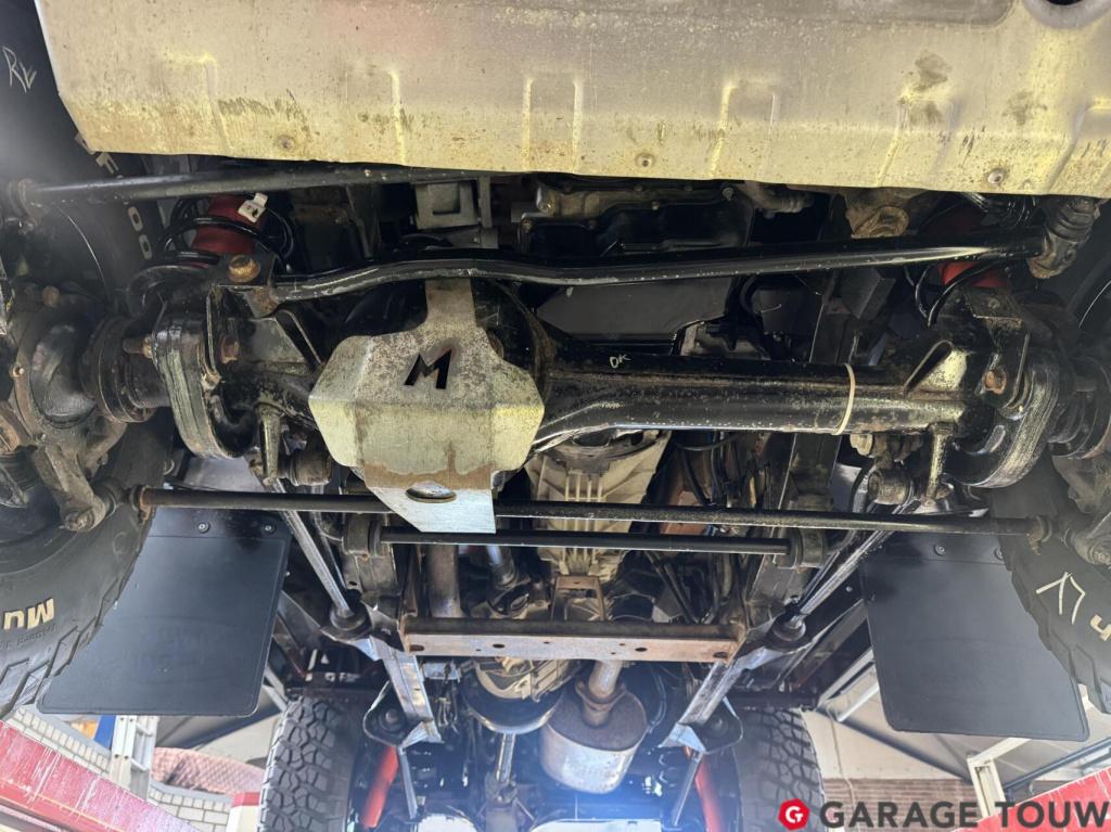 Land Rover Defender 2.2 d sw 90" adventure+ limited edition