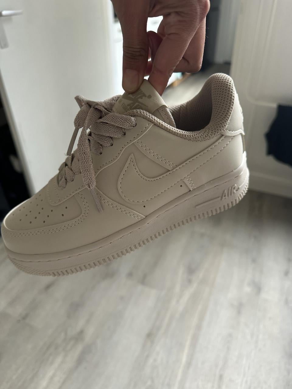 Nieuwe Mooie beige/creme Sneakers maat 36