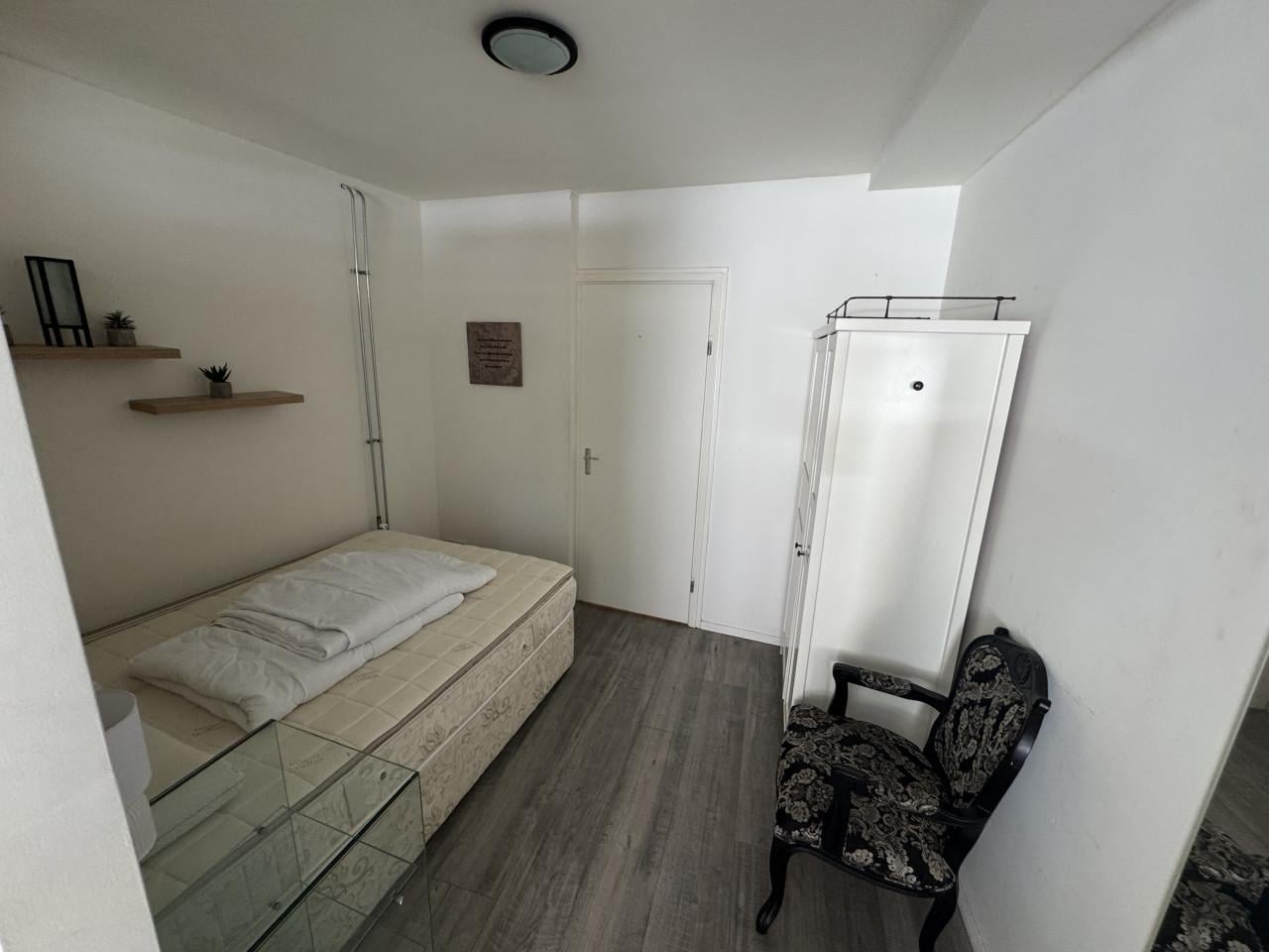 Per 1 augustus te huur: Nette studio in hartje Middelburg | Studio for rent