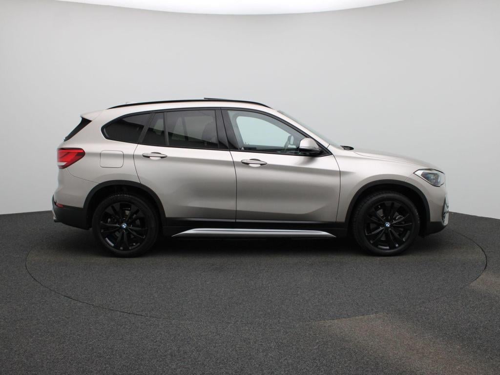 BMW X1 sdrive20i business edition plus | automaat | stoel verwarming | lede