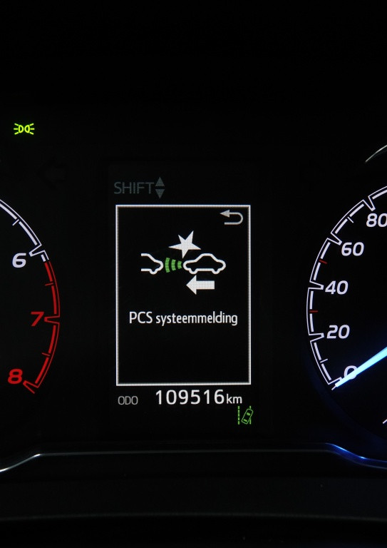 Toyota Yaris 1.0 vvt-i | camera | 15" | bluetooth |