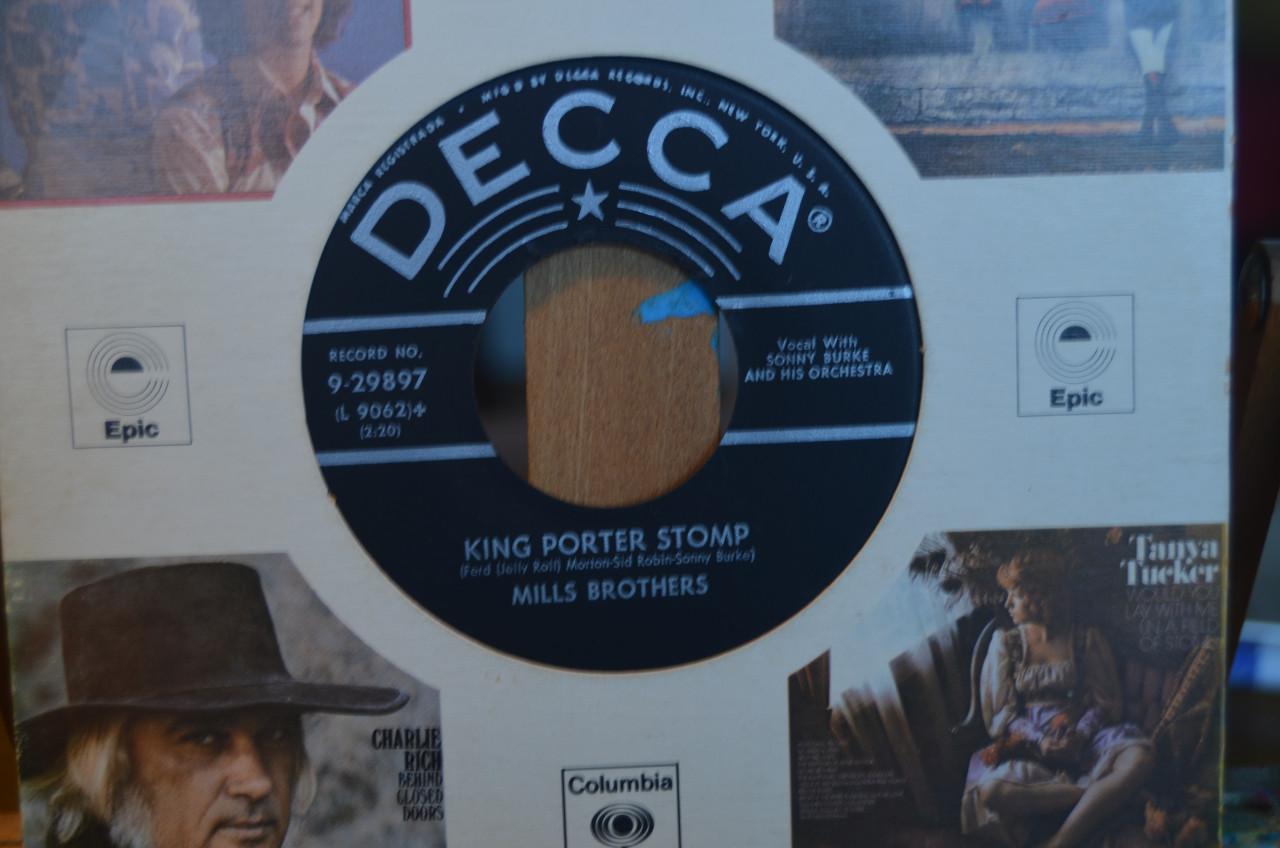 Diverse singles 'The Mills Brothers'