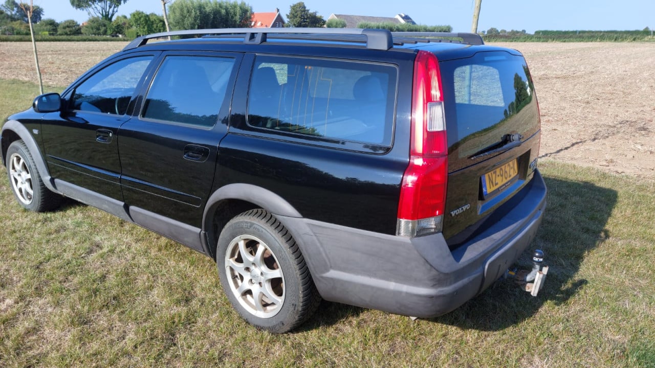 Volvo XC70 2.5T AWD Benzine 5 Cilinder 2001 Zwart