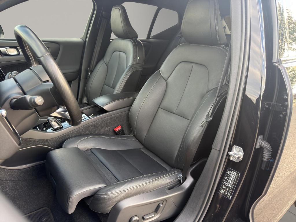 Volvo XC40 1.5 t4 recharge r-design h&k camera acc blis