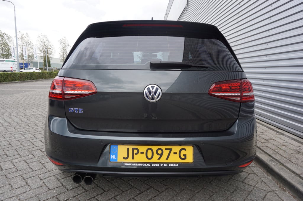 Volkswagen Golf 1.4 tsi gte airco / navi / stoelverw. / acc / parkeers. / e