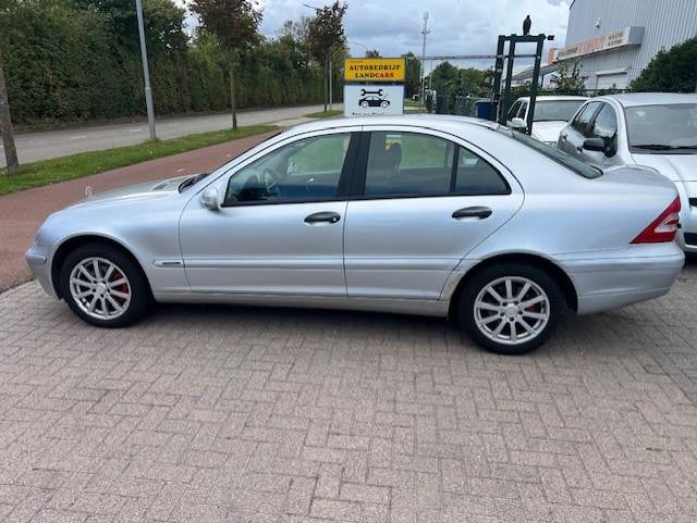 Mercedes-Benz C-Klasse 180 elegance