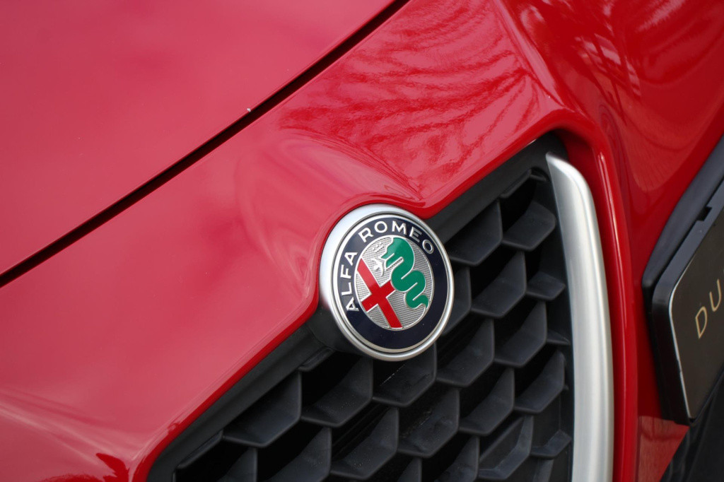 Alfa Romeo Giulietta 1.4 turbo multiair super - panorama dak - navi - stoel