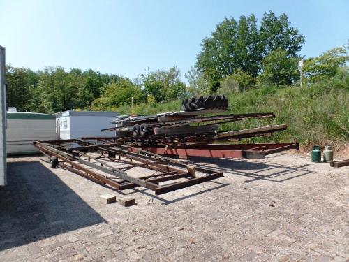 Diverse onderstellen van stacaravans en chalets voor zelfbouwprojecten