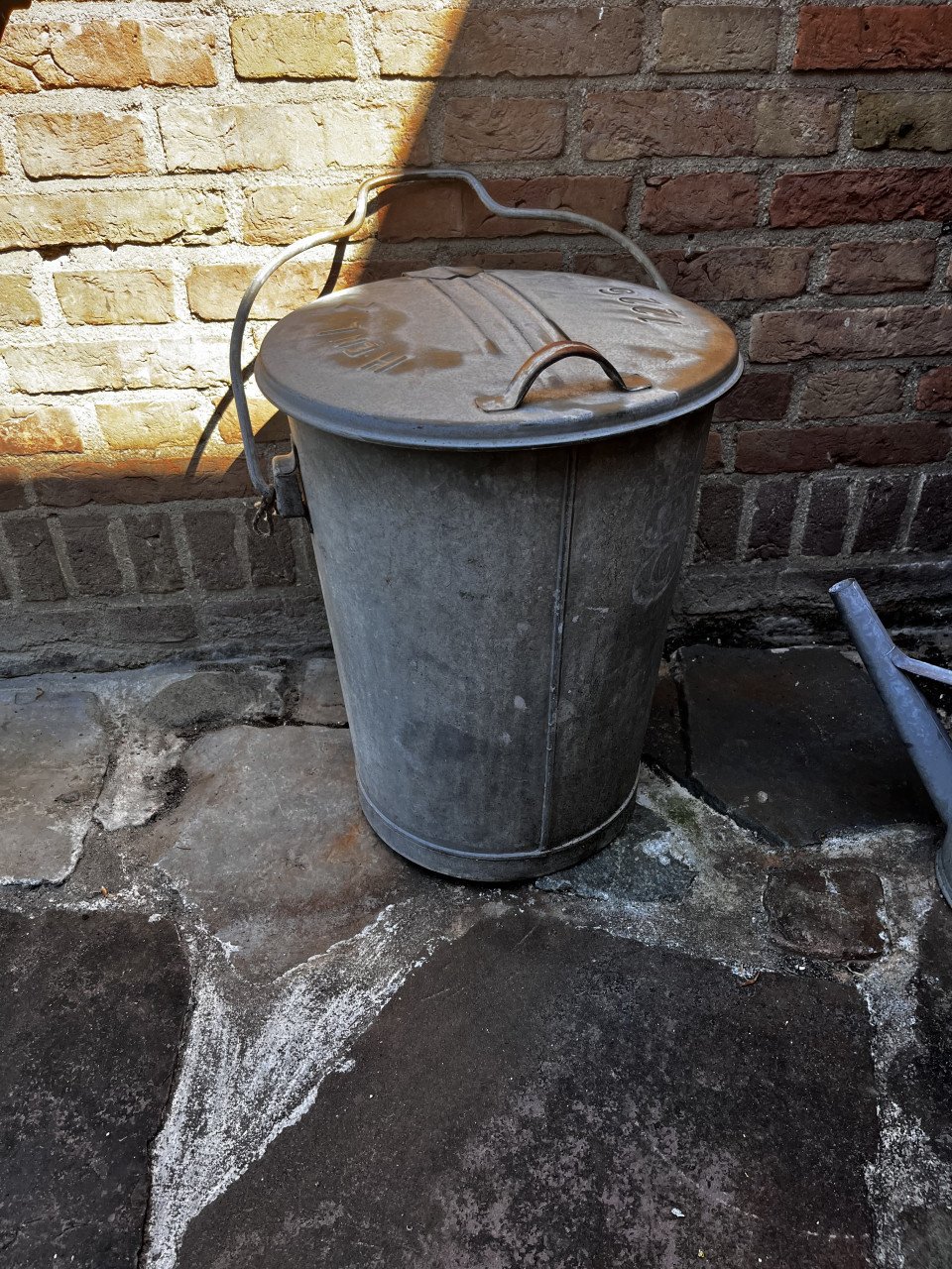 Zinken vuilnisemmer