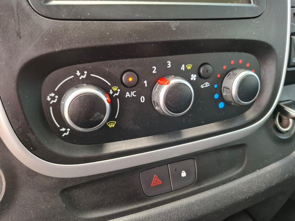Renault Trafic 1.6 dci 95 t29 l1h1 comfort airco / cruise controle / navi /