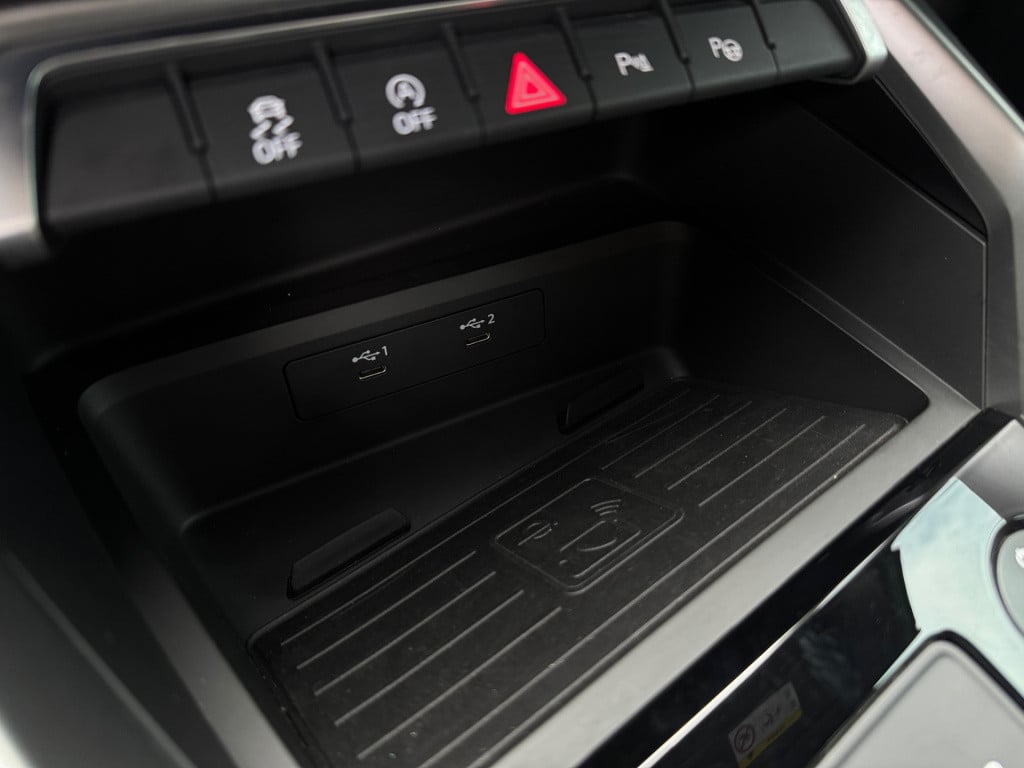 Audi A3 limousine 35 tfsi * matrix led * leer * panoramadak * trekhaak