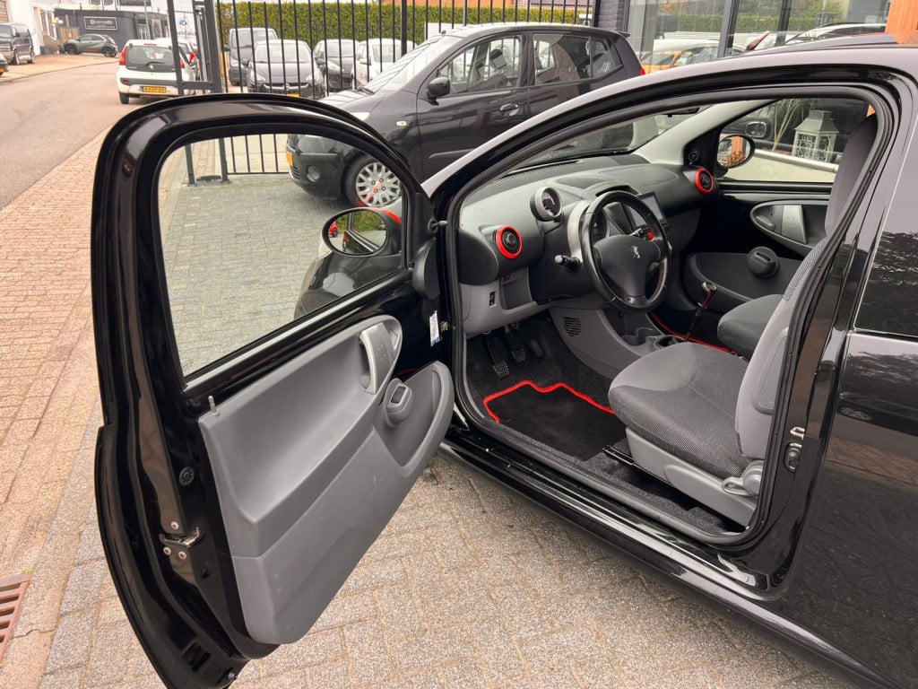 Peugeot 107 1.0-12v xr