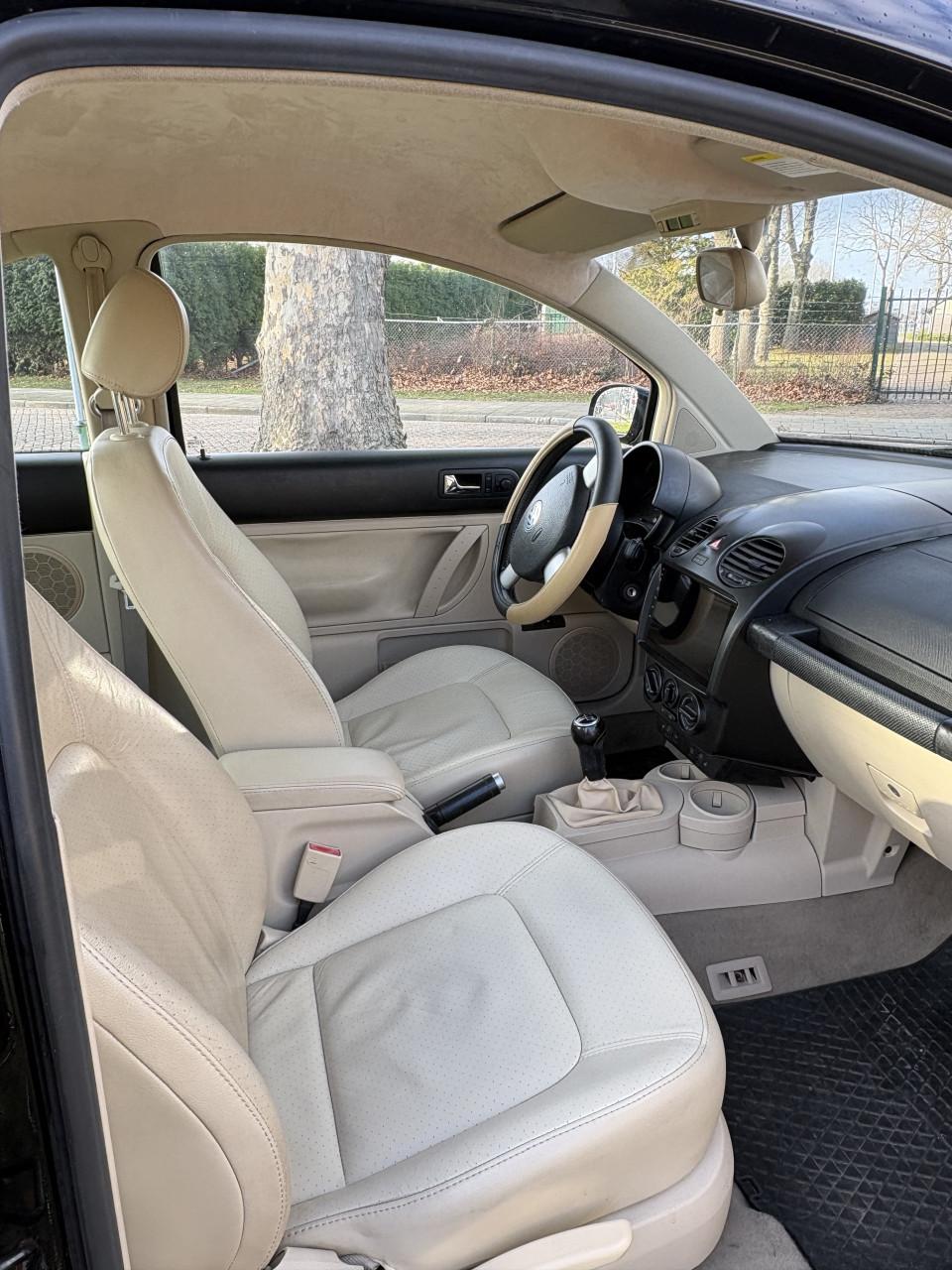 Volkswagen New Beetle, 117.000km, leer, airco, 1,6 benzine