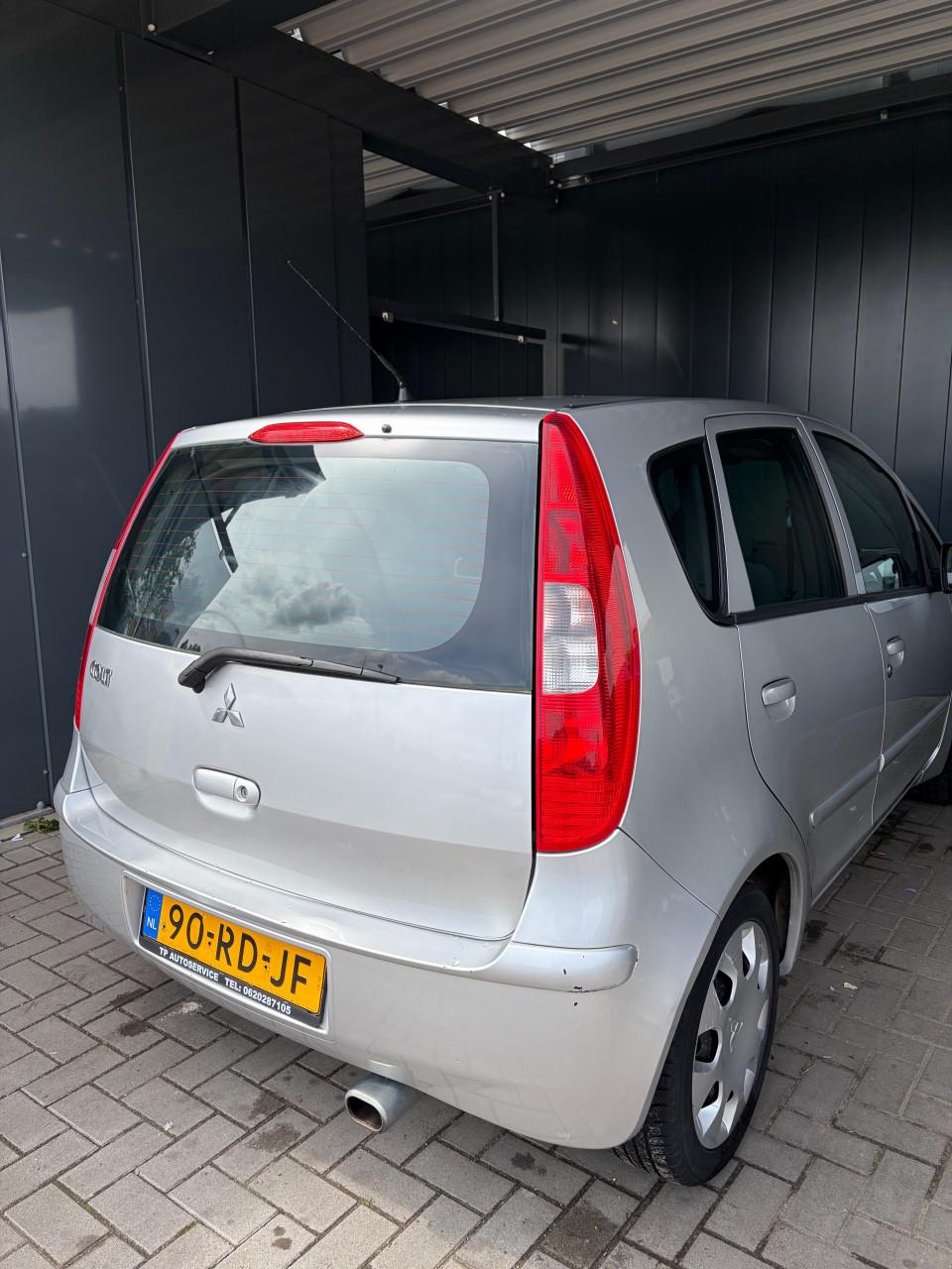 Mitsubishi Colt 1.3 2005 Grijs - APK 03/2027