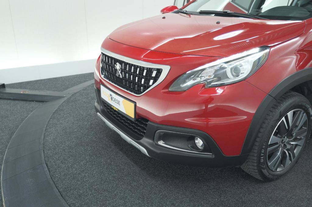 Peugeot 2008 1.2 puretech blue lease executive | all season banden | panora
