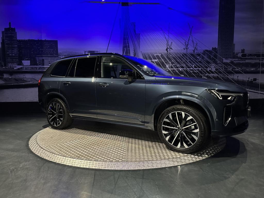 Volvo XC90 2.0 t8 plug-in hybrid awd plus dark *luchtvering*pano*surroundvi