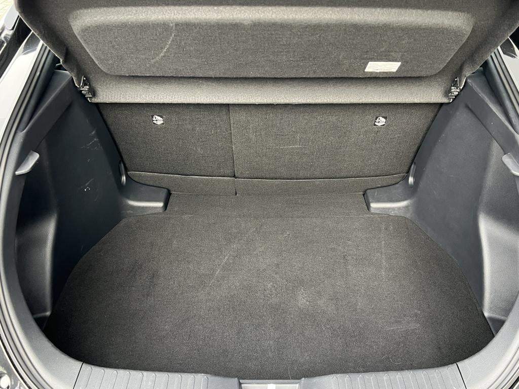 Toyota C-hr 1.8 hybrid 140 act