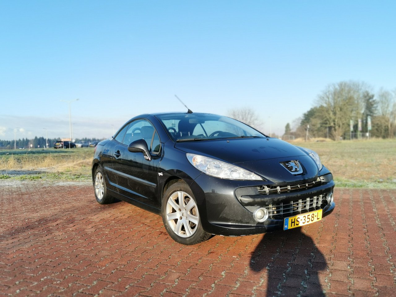 Nette Cabrio Peugeot 207 Nieuwe APK tot maart 2026