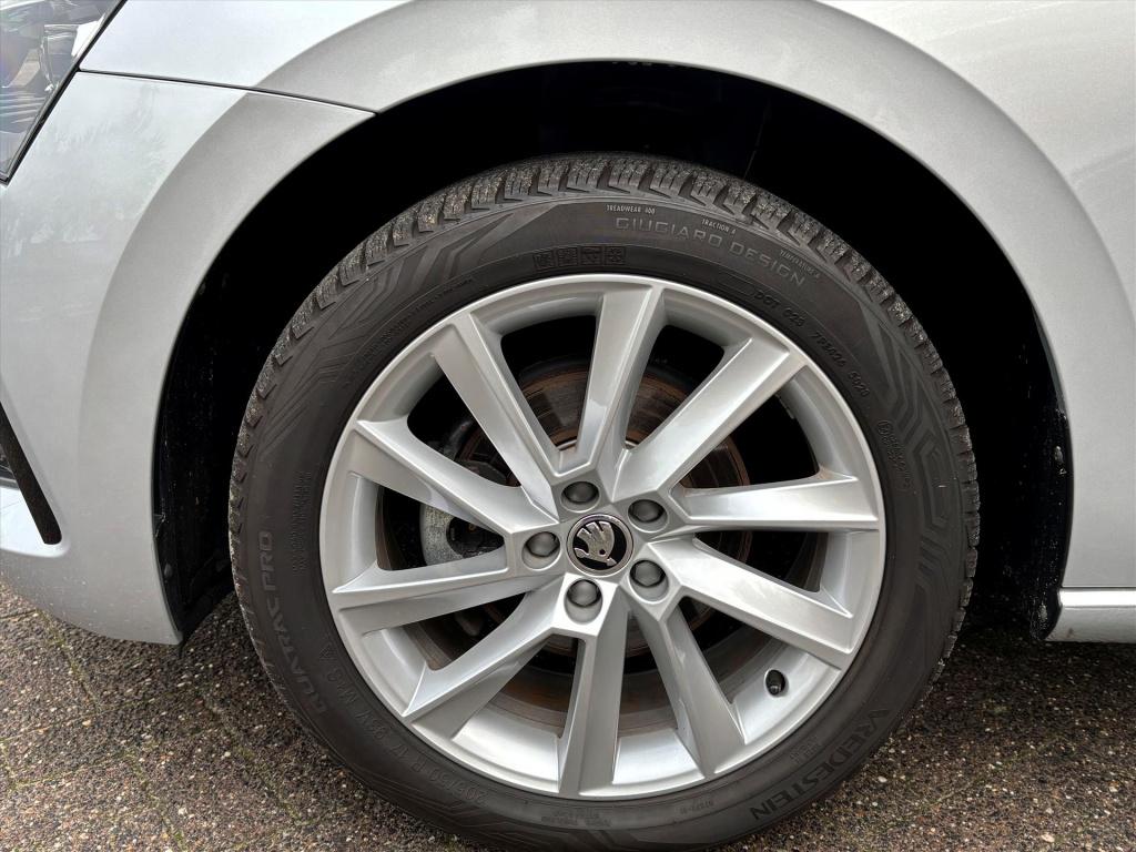 Skoda Scala 1.0 tsi 110pk sport business| carplay|panodak|17"lm| rijklaarpr