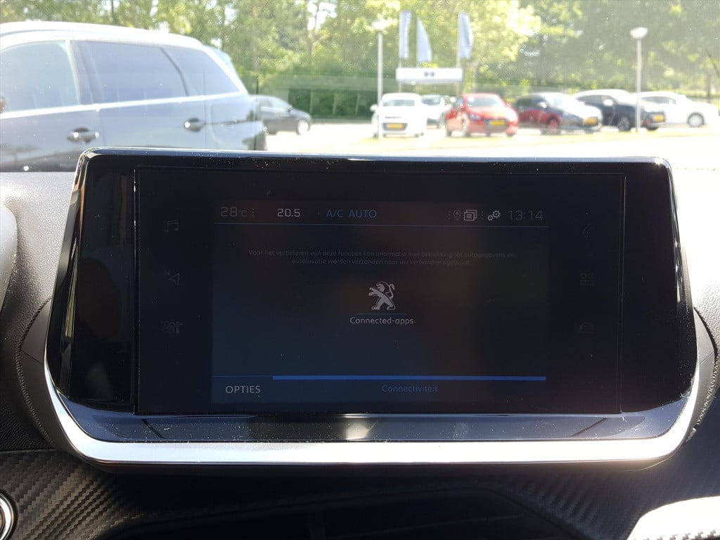 Peugeot 2008 1.2 puretech 100pk allure pack navigatie | apple carplay & and