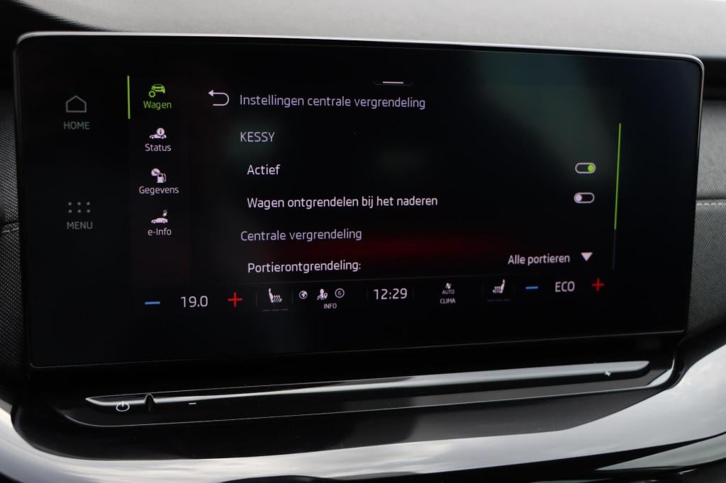 Skoda Octavia combi 1.4 tsi iv phev sportline business | soh 91,1% |