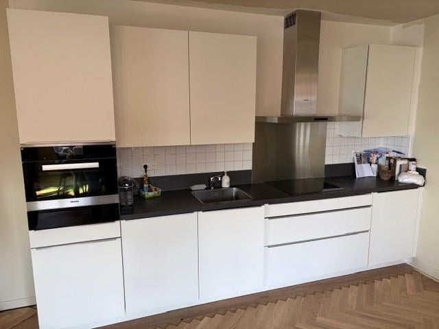 Mooie keuken te koop incl. stoomoven en andere apparatuur