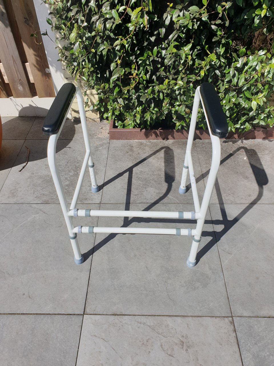 Toiletframe