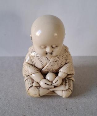 Japans Netsuke Zittende Monnik