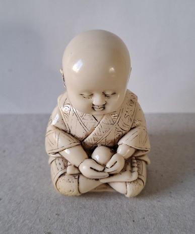 Japans Netsuke Zittende Monnik